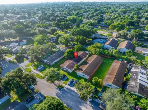 5706 Lincoln Street Hollywood FL 33021
