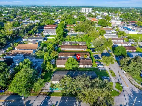 5706 Lincoln Street Hollywood FL 33021