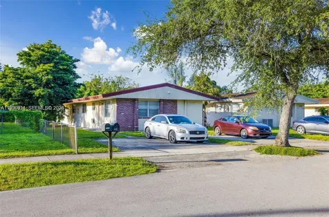5706 Lincoln Street Hollywood FL 33021
