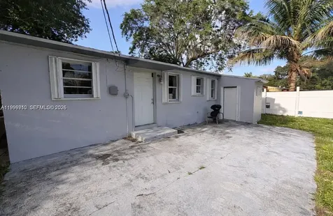 442 NE 162nd Street Miami FL 33162