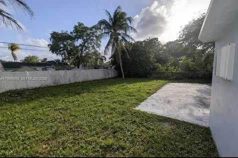 442 NE 162nd Street Miami FL 33162