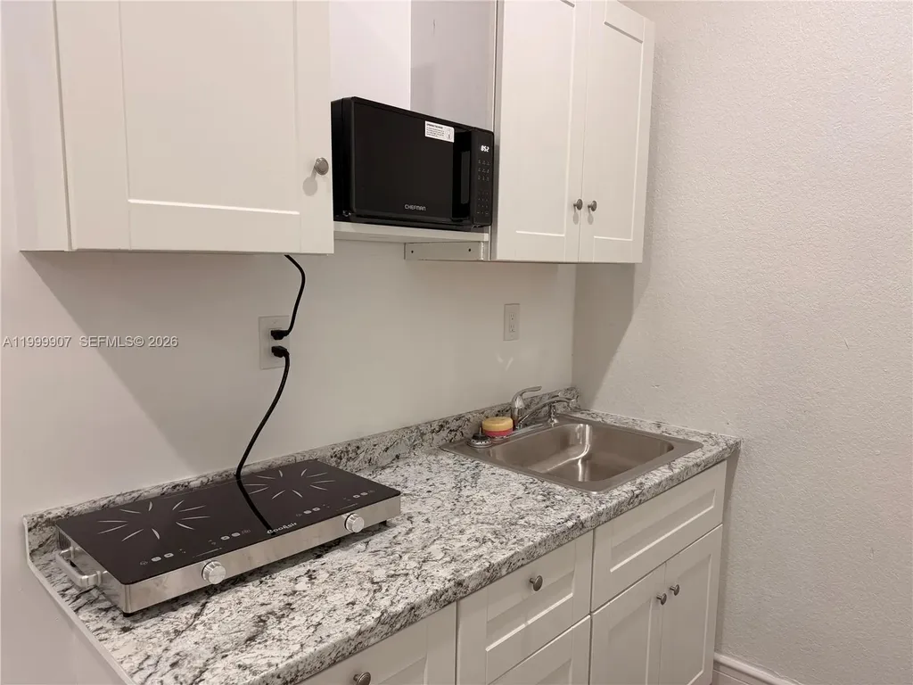 2804 NW 7th Court Fort Lauderdale FL 33311