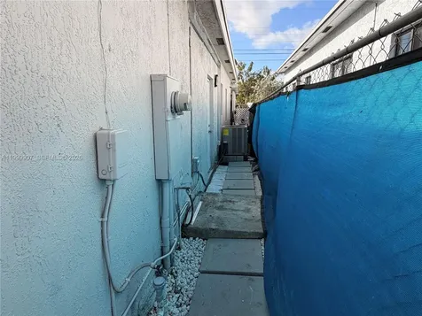 2804 NW 7th Court Fort Lauderdale FL 33311