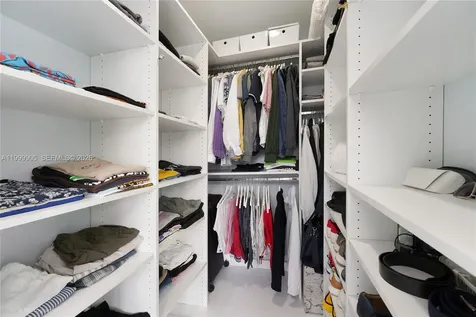 2100 Park Avenue Miami Beach FL 33139