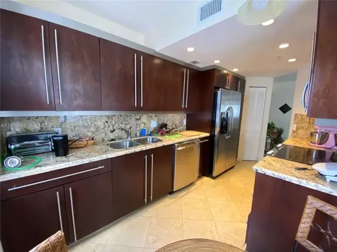 701 Brickell Key Boulevard Miami FL 33131