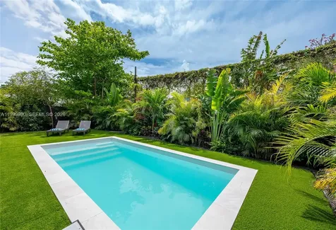 412 NW 41st Street Miami FL 33127