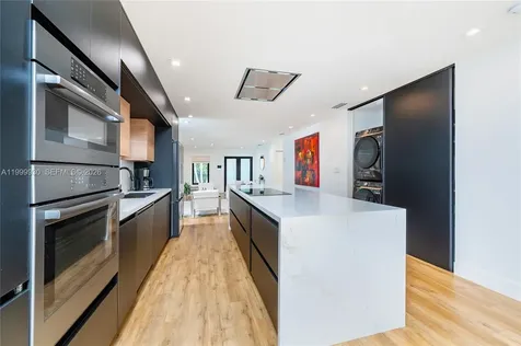 412 NW 41st Street Miami FL 33127