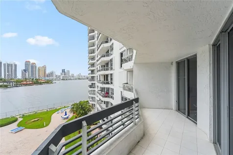 19101 NE 36th Court Aventura FL 33180
