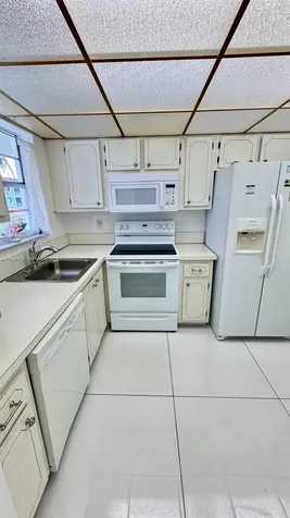 581 Blue Heron Drive Hallandale Beach FL 33009
