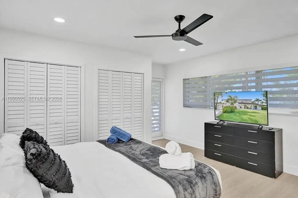 911 N Northlake Drive Hollywood FL 33019