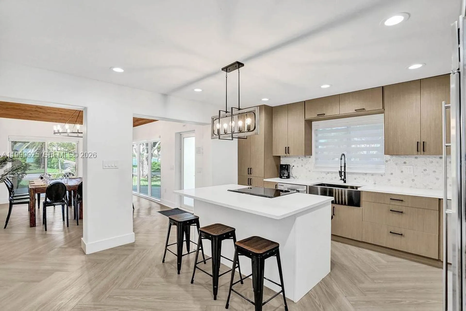 911 N Northlake Drive Hollywood FL 33019