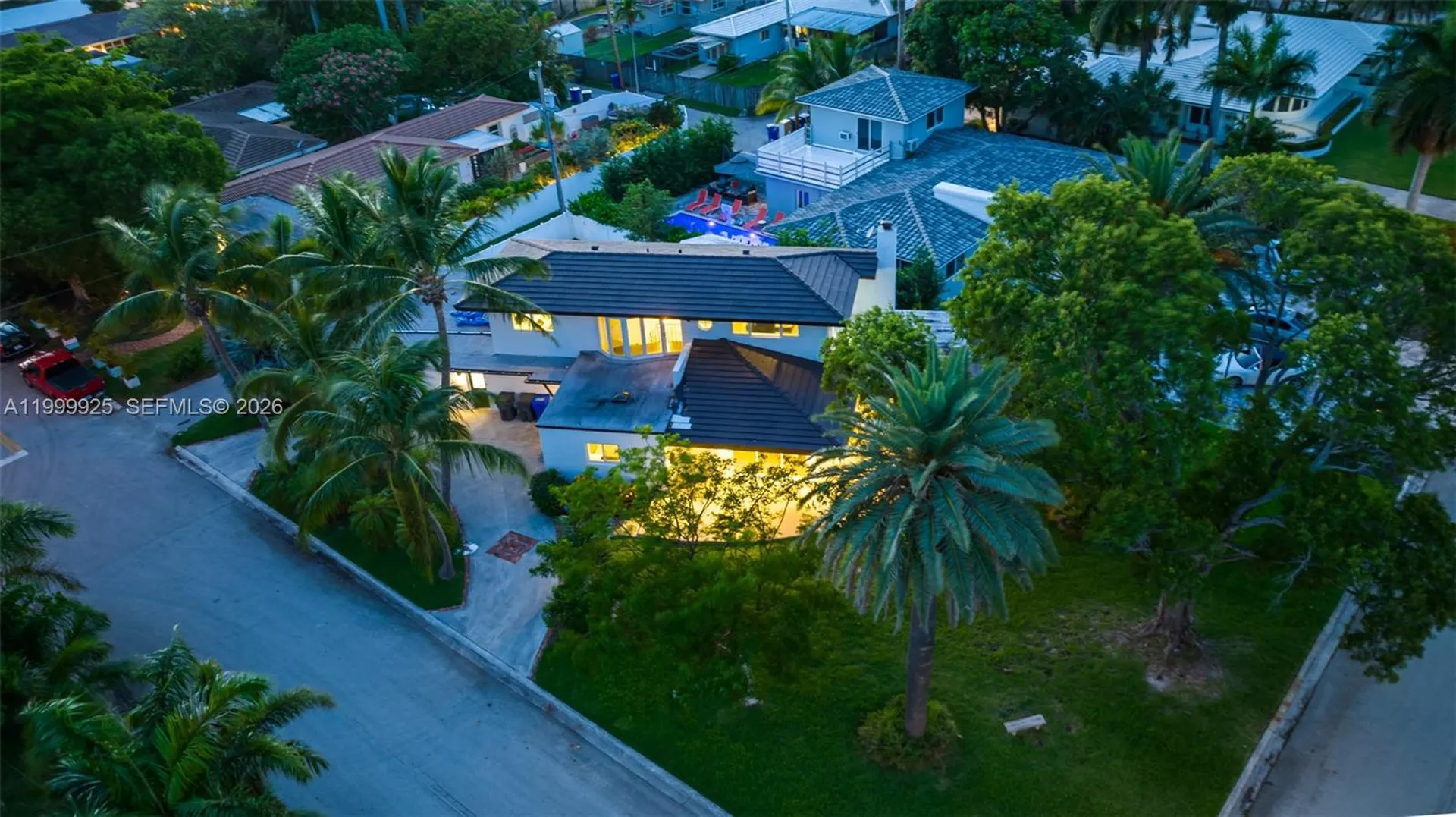 911 N Northlake Drive Hollywood FL 33019