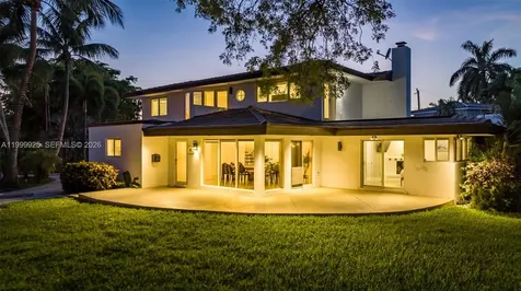 911 N Northlake Drive Hollywood FL 33019