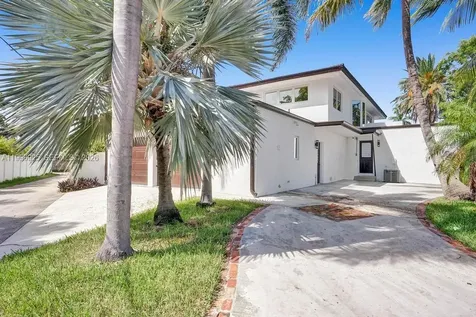 911 N Northlake Drive Hollywood FL 33019