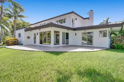 911 N Northlake Drive Hollywood FL 33019