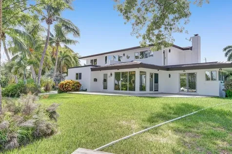 911 N Northlake Drive Hollywood FL 33019