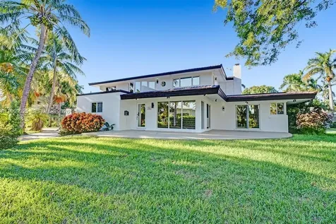 911 N Northlake Drive Hollywood FL 33019