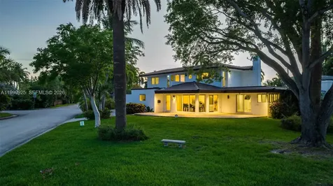 911 N Northlake Drive Hollywood FL 33019