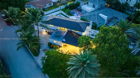 911 N Northlake Drive Hollywood FL 33019