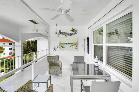 580 Egret Drive Hallandale Beach FL 33009
