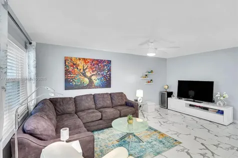 580 Egret Drive Hallandale Beach FL 33009