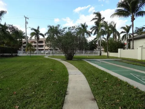 580 Egret Drive Hallandale Beach FL 33009