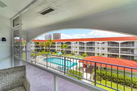 580 Egret Drive Hallandale Beach FL 33009