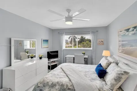 580 Egret Drive Hallandale Beach FL 33009