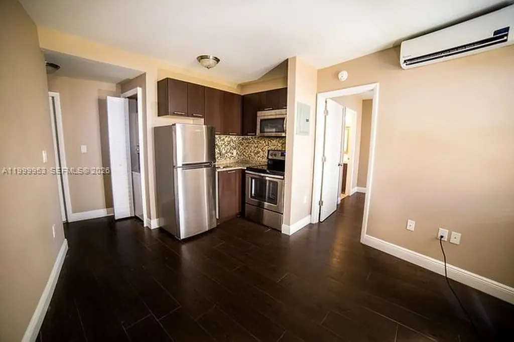 500 SW 9th Avenue Miami FL 33130
