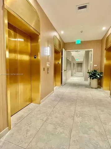 77 SE 5th Street Miami FL 33131