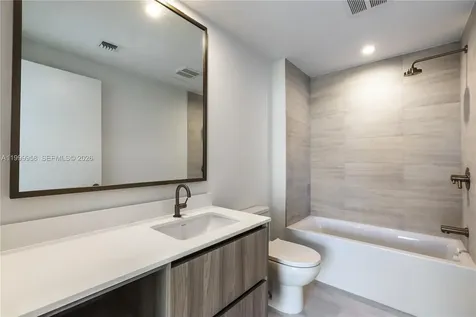 77 SE 5th Street Miami FL 33131