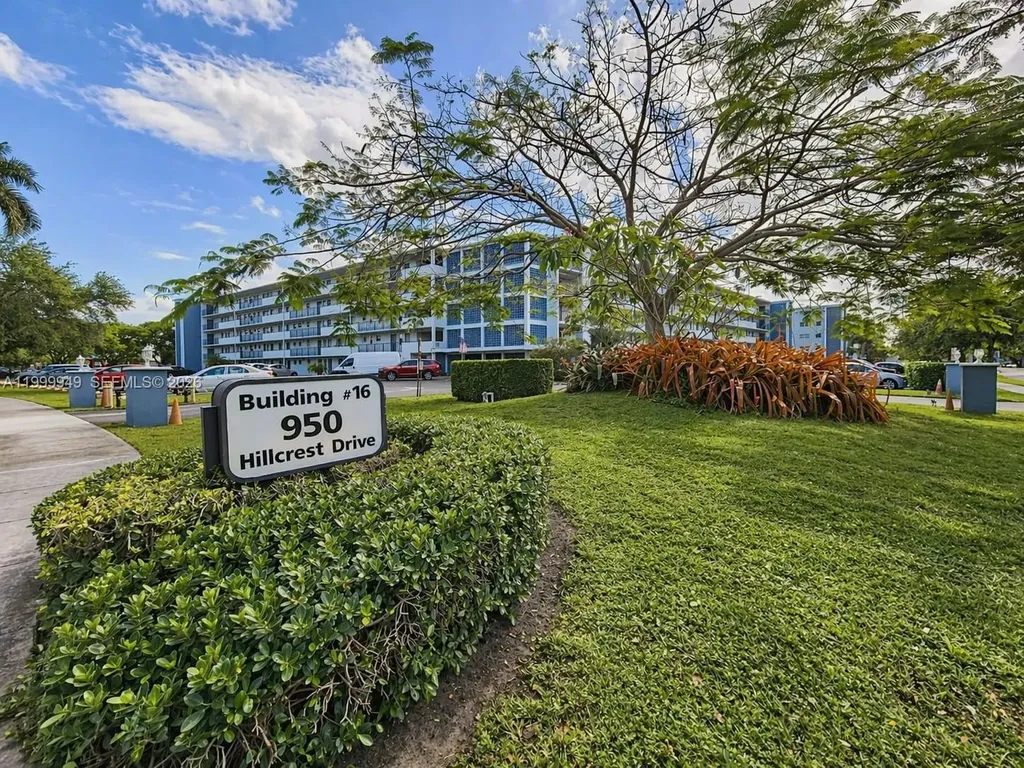 950 Hillcrest Drive Hollywood FL 33021