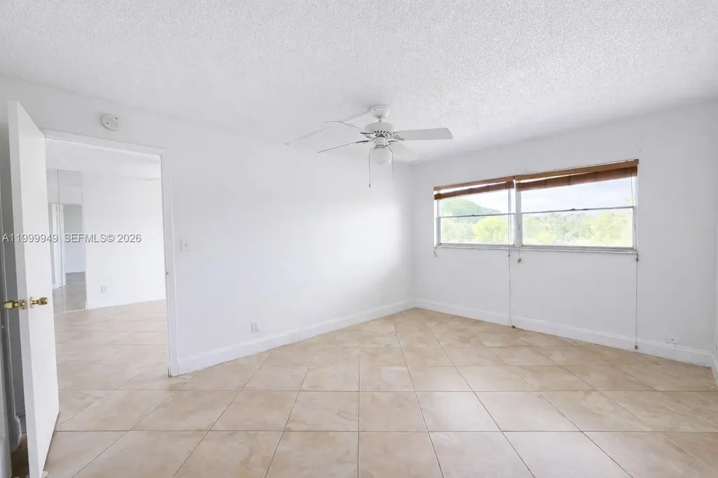 950 Hillcrest Drive Hollywood FL 33021
