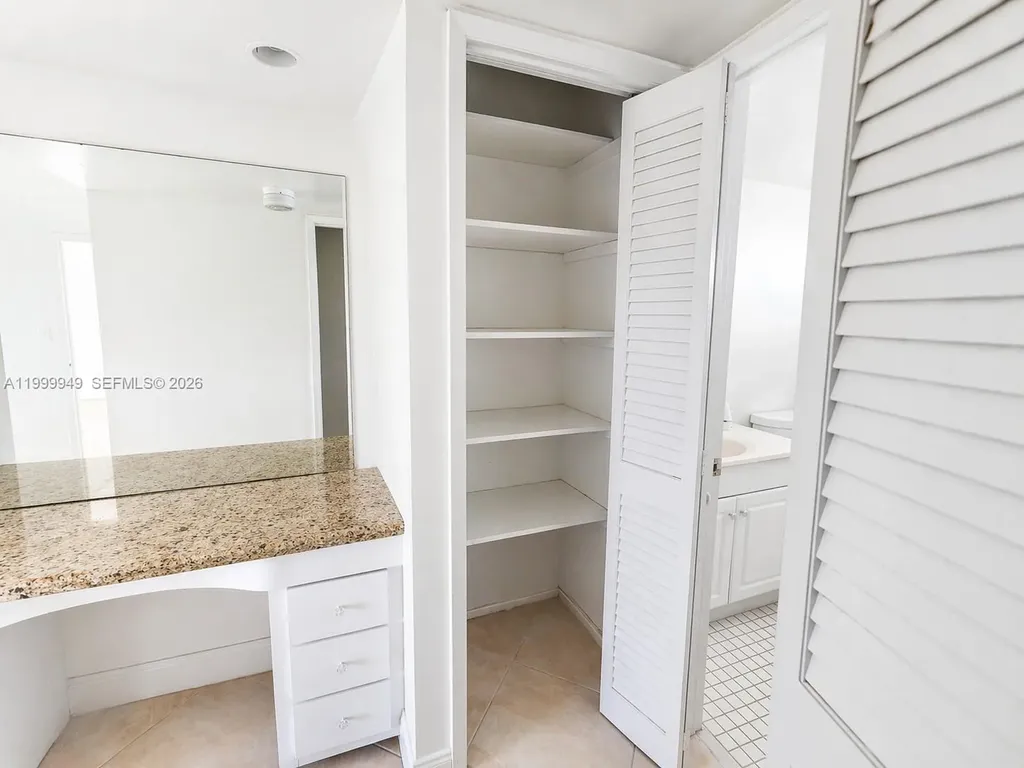 950 Hillcrest Drive Hollywood FL 33021