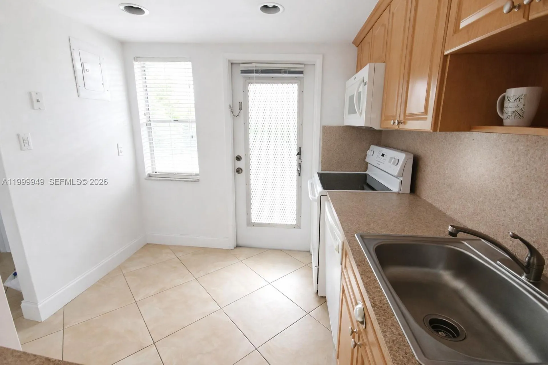 950 Hillcrest Drive Hollywood FL 33021