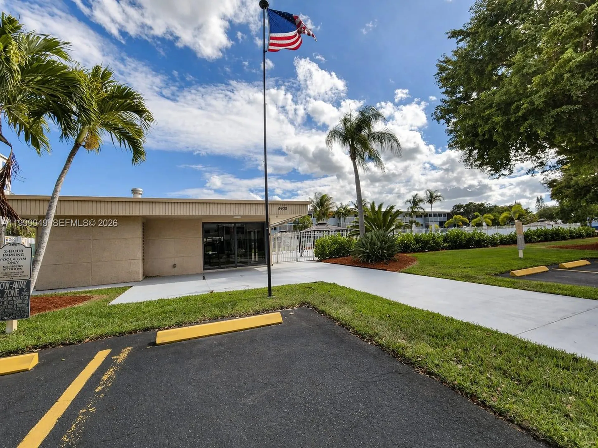 950 Hillcrest Drive Hollywood FL 33021