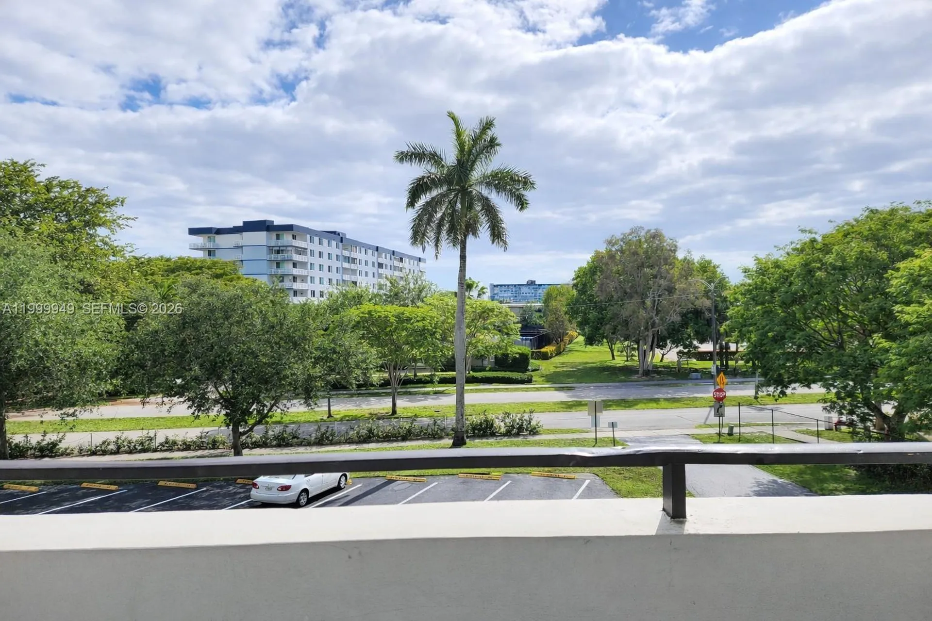 950 Hillcrest Drive Hollywood FL 33021