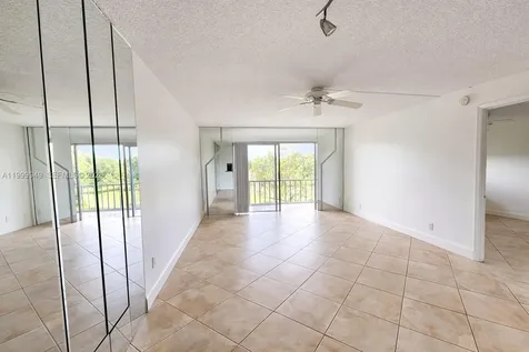 950 Hillcrest Drive Hollywood FL 33021
