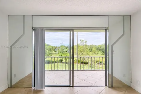 950 Hillcrest Drive Hollywood FL 33021