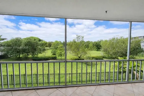950 Hillcrest Drive Hollywood FL 33021