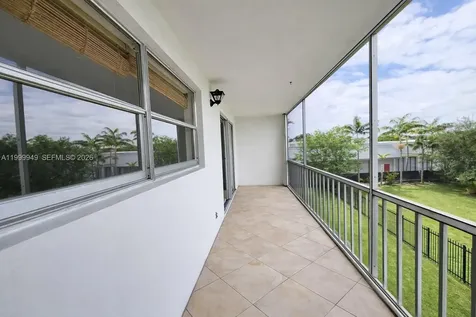 950 Hillcrest Drive Hollywood FL 33021