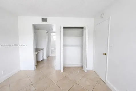 950 Hillcrest Drive Hollywood FL 33021