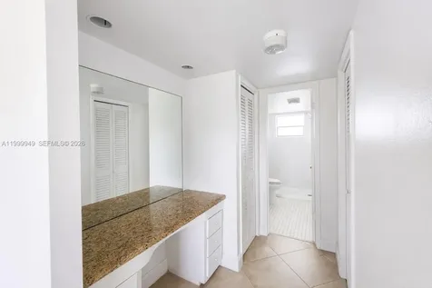 950 Hillcrest Drive Hollywood FL 33021