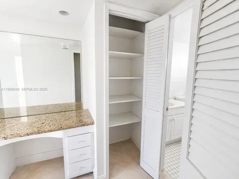 950 Hillcrest Drive Hollywood FL 33021