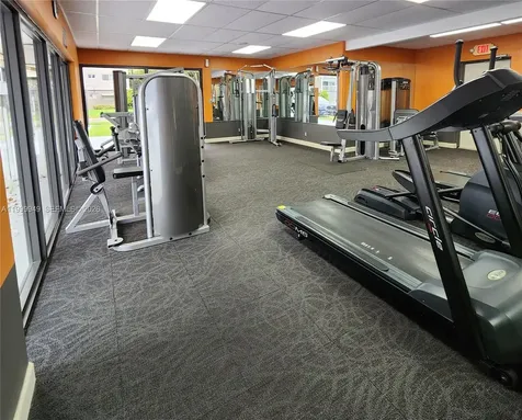 950 Hillcrest Drive Hollywood FL 33021