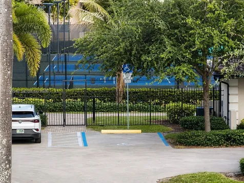 950 Hillcrest Drive Hollywood FL 33021