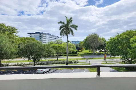 950 Hillcrest Drive Hollywood FL 33021