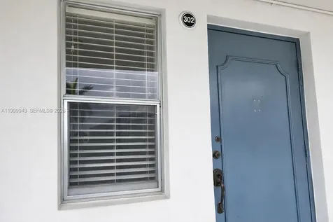 950 Hillcrest Drive Hollywood FL 33021