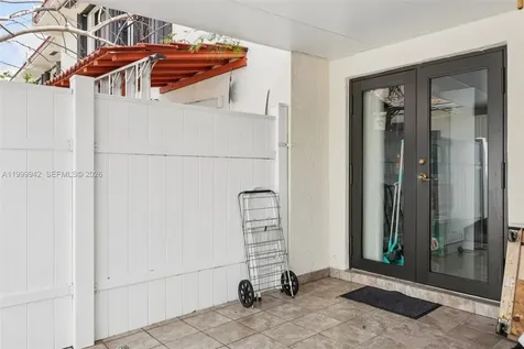 8389 NW 8th Street Miami FL 33126