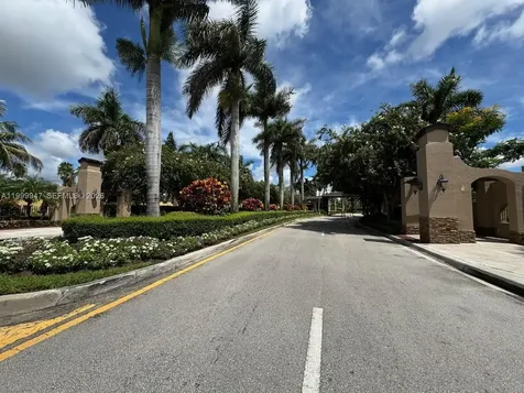 1690 NE 33rd Avenue Homestead FL 33033